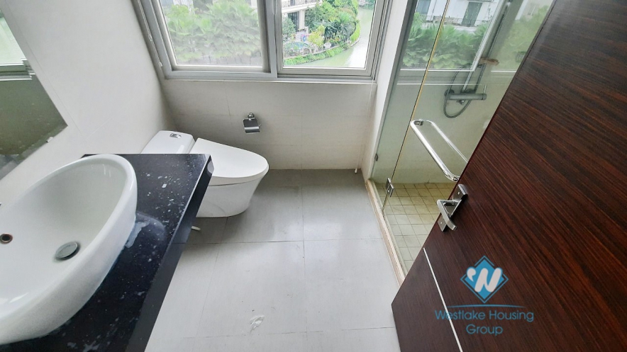 Adjacent four bedroom villas with backyard for rent in Vinhome Riverside Long Bien